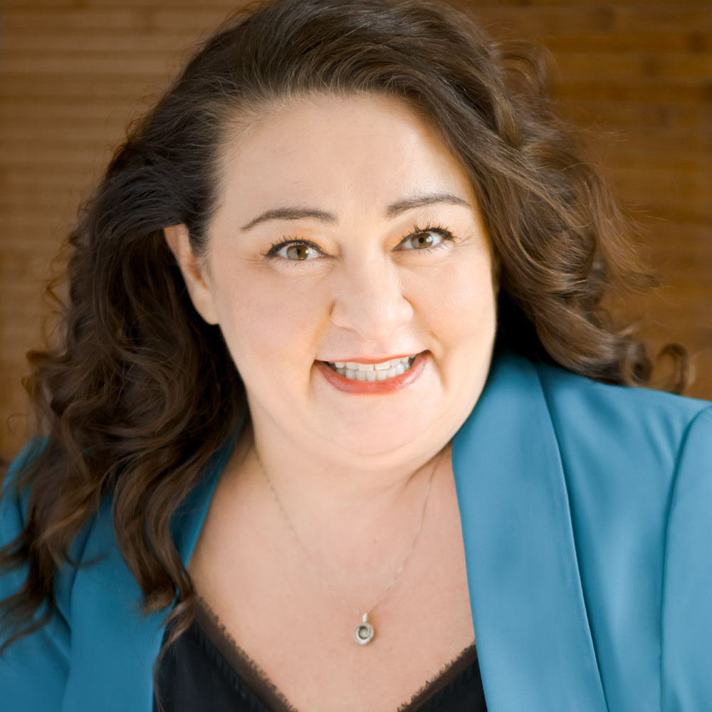 milwaukee-brand-photographer-women-in-studio-front-room-studios