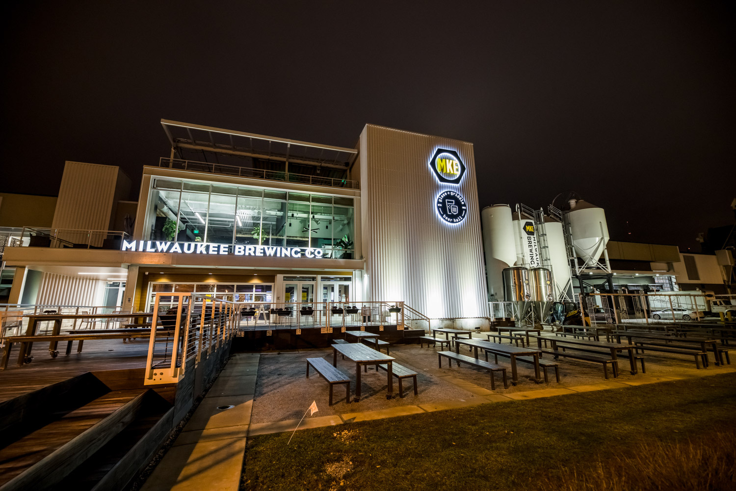 Milwaukee-Commercial-Photographer-building-exterior-architecture-Milwaukee-brewing-company