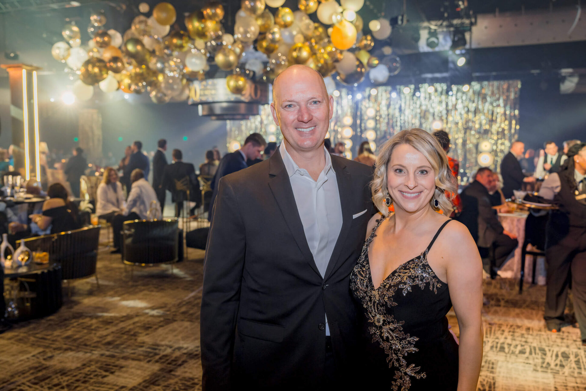 badger-liquor-90th-anniversary-milwaukee-event-photography-front-room-studios-guests