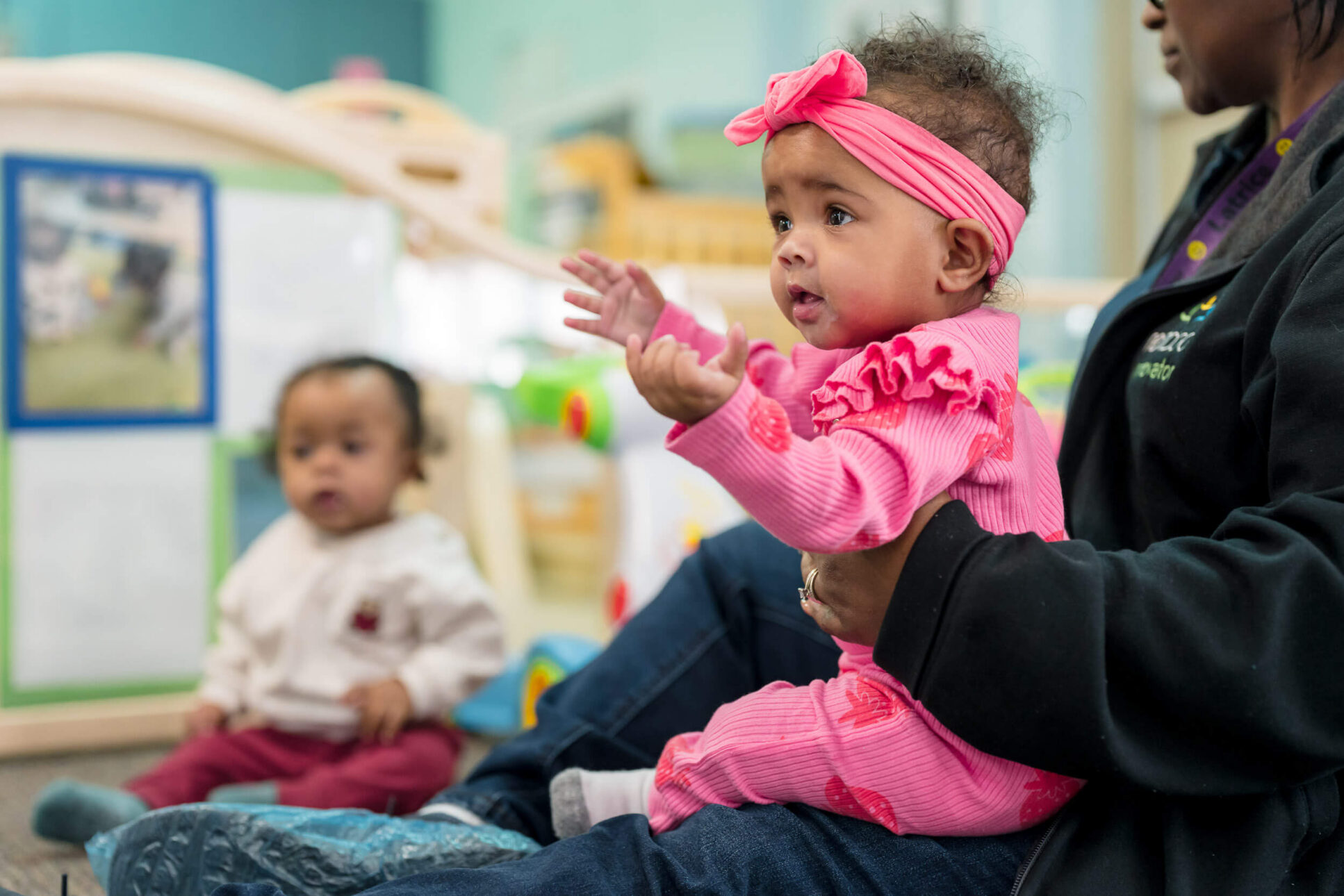 guided-candid-nonprofit-photography-milwaukee-infant